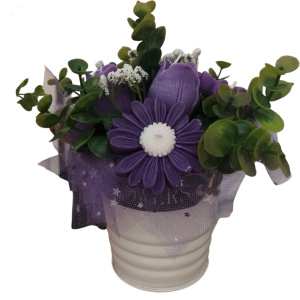 Arreglo floral flores moradas