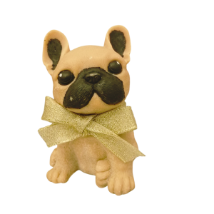 Perrito Pug amarillo